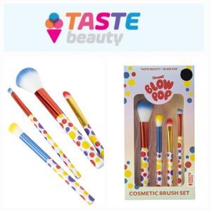 Taste Beauty Charms Blow Pops 4PC Cosmetic Brush Set